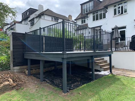 Single level deck plans (51) when making a selection below to narrow your results down, each selection made will reload the page to display the desired results. Trex raised deck in 2020 | Deck, Trex deck, Composite decking
