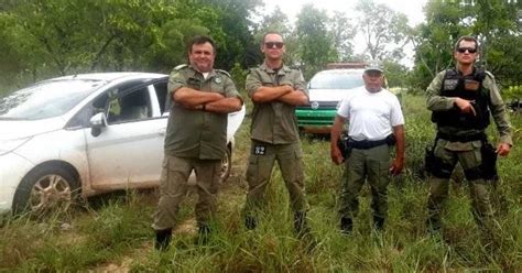 Carro Que Teria Sido Usado Em Assalto A Banco Encontrado Em Barras