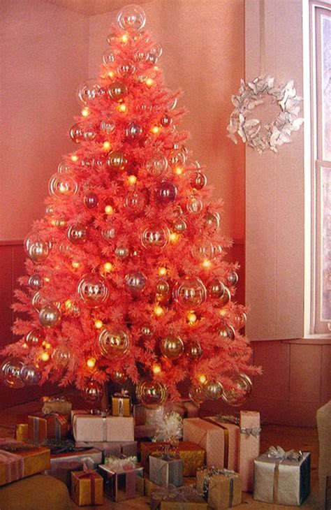 15 Cute And Beautiful Pink Christmas Tree Decorating Ideas