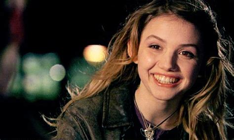 Cassie Skins Hannah Murray Ainsworth Drawing People Gal Lovely