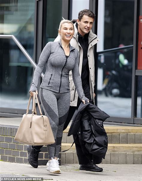 billie faiers sizzles in gym wear as husband greg shepherd picks her up from doi training