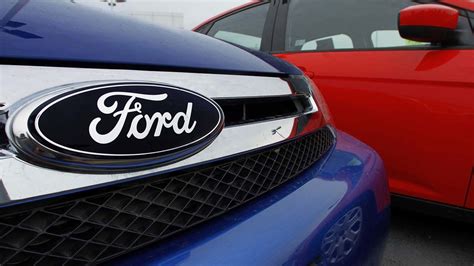 Ford Recalls 202k Pickups Suvs After Wrecks Reported Check The List