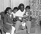 Jackie Robinson Reads To His Kids | Jackie robinson, Robinson family ...