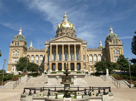 13 Stunning Capitol Buildings Across The Us Places To Visit In Iowa