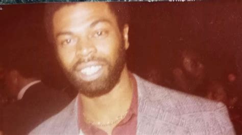 Detectives reopen investigation into 1988 stabbing death of Albion man