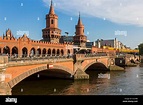 Deutschland, Berlin, Ost-Berlin, die Oberbaumbrücke über die Spree ...