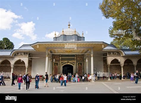 Turkey Istanbul Topkapi Palace The Gate Of Felicity Stock Photo Alamy