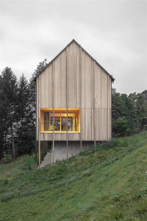 Mackay Lyons Sweetapple Elevates Cabin In Nova Scotia On Concrete