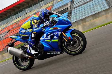 Inheriting the genuine engine and. There's a New Suzuki GSX-R1000 For 2017 - autoevolution