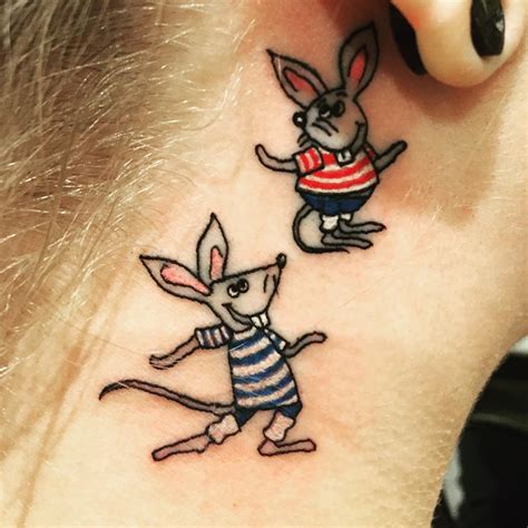 You can have the tattoo on the lobe of the ear, its shell or behind the ear, as the design and your preference demands. 80 Best Behind the Ear Tattoo Designs & Meanings - Nice ...