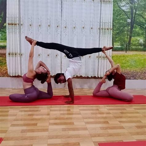 3 Person Yoga Poses Group Yoga Poses Partner Yoga Poses Gymnastics
