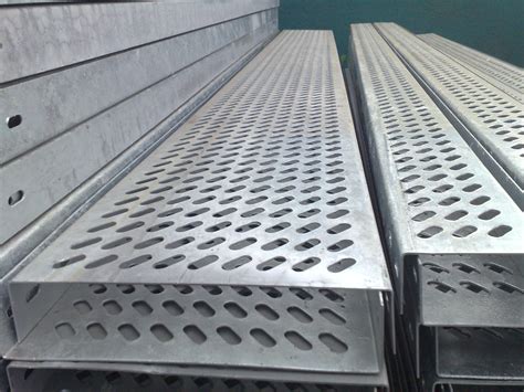 Perforated Aluminum Cable Trays Perforated Type Cable Tray छदरत