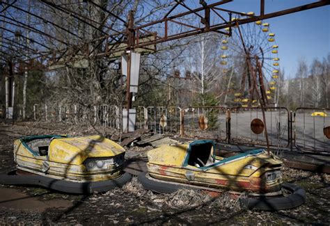 Près de 30 ans après, les lieux demeurent danger. EN IMAGES. Trente ans après la catastrophe nucléaire, à ...