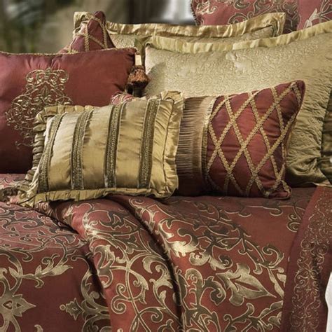 Additionally, using a cal king comforter on a king size bed may leave extra fabric at the end of the mattress. Red Gold Luxury Burgundy Jacquard Reversible Oversized ...