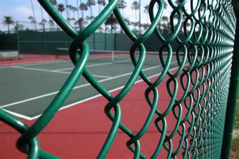 Chain Link Tennis Court Fence To Avoid Balls Flying Out Of Court