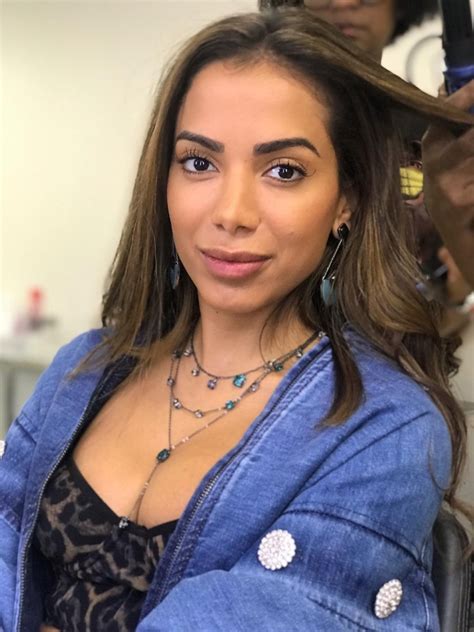 Diretor da novela de larissa manoela, pedro vasconcelos pede demissão. Anitta estreia nas novelas com participação em 'Amor de ...
