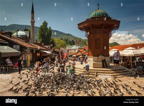 Sebilj fountain in Pigeon Square, Bascarsija quarter, Sarajevo Stock Photo - Alamy