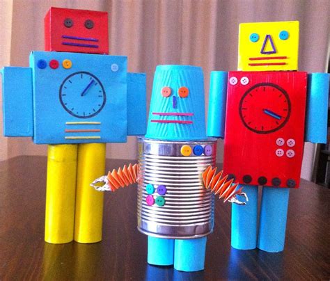 16 Robots Que Puedes Hacer En Casa Con Tus Hijos Recycled Robot Diy