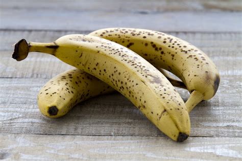 How To Keep Bananas From Ripening Too Quickly Leaftv