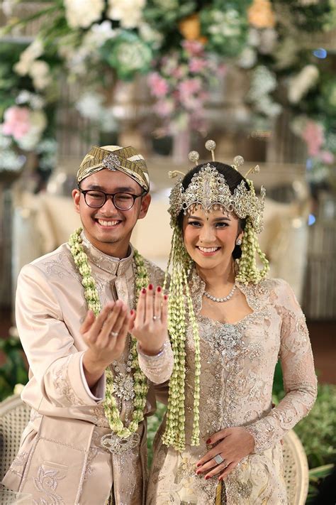 Gaya Foto Pengantin Romantis