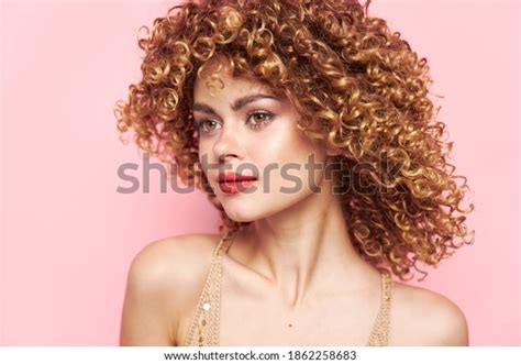 Стоковая фотография 1862258683 sexy model curly hair naked shoulders shutterstock
