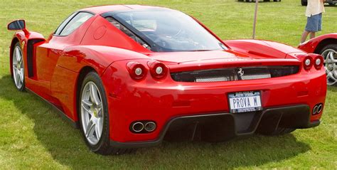 La ferrari enzo ferrari (spesso abbreviata semplicemente in ferrari enzo) è un'autovettura coupé prodotta dalla casa automobilistica italiana ferrari in occasione dei 55 anni di attività della casa di maranello nel 2002 fino al 2004 in soli 399 esemplari. Ferrari Enzo Photos Album and wallpapers 3 | Cars Photos & Wallpapers