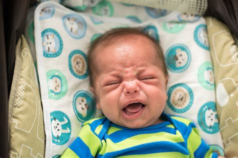 Cómo calmar el llanto de tu recién nacido Centro Pediátrico