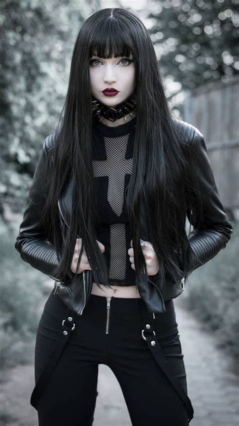 Pin By 🇻🇮t B Lee Kadoober Iii🇻🇮 On Anastasia Evseeva Gökçek Fashion Gothic Outfits Goth Women