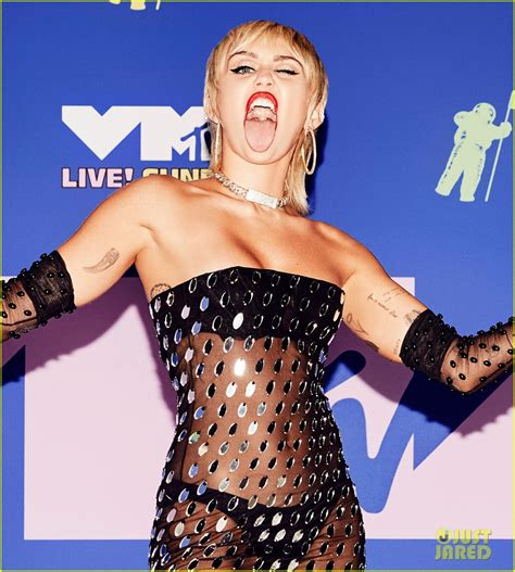 Full Sized Photo Of Miley Cyrus Mtv Vmas 2020 04 Photo 4479174 Just