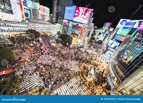 Tokyo Japan Nov 3 2019 Crowded People Walking Car Traffic On