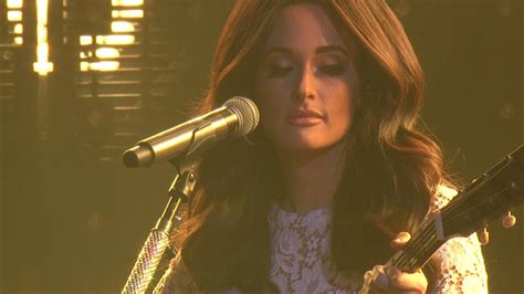 Kacey Musgraves Pays Tribute To Selena Abc7 Chicago