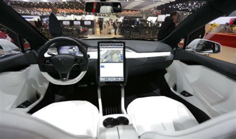 Unveiled at the 2019 los angeles auto show, the 2022 cybertruck will go into production in 2021. 2020 Tesla Roadster Interior | Tesla roadster, Roadsters ...