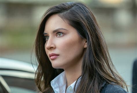 ‘the Rook Olivia Munn Recalls How ‘the Newsroom Taught Her About The