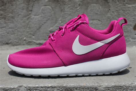 Nike Wmns Roshe Run Rave Pink Sole Collector