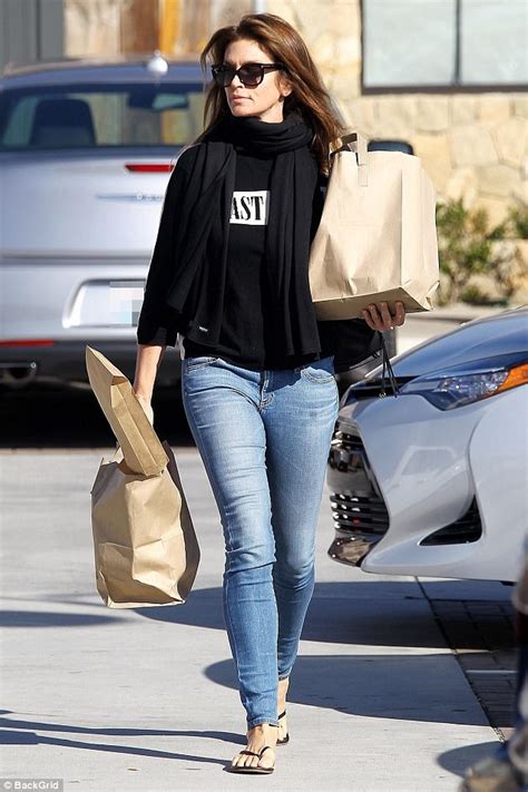 Cindy Crawford Stuns In Tight Denim On Grocery Trip Daily Mail Online