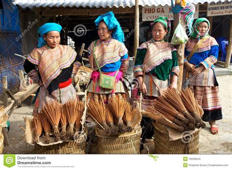 flower-hmong-minority-people-vietnam-editorial-stock-image-image-of-costume,-selling-19539044