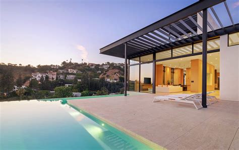 Inside Ariana Grandes Luxury Modern House In The Hollywood Hills
