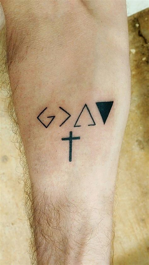 Deus é Maior Que Os Altos E Baixos Faith Tatuagem Tatuagem Masculina Pequena Tatuagem