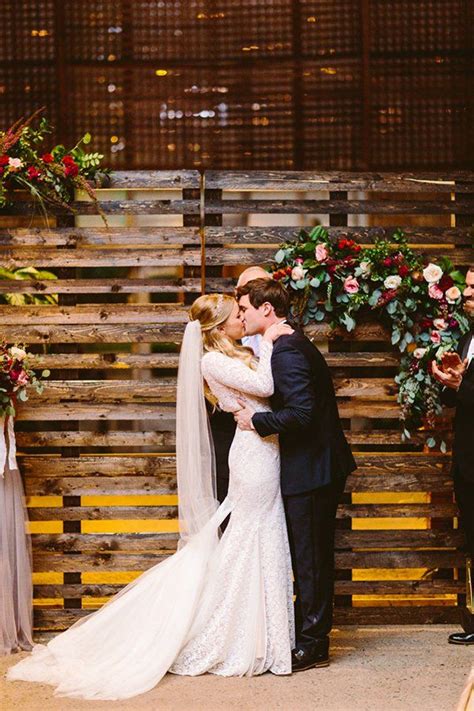 Wedding Ceremony Backdrops With Wooden Pallets Pallet