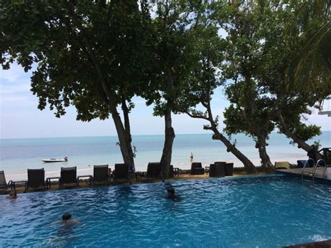 Toto ubytování nabízí řadu vybavení pro cestovatele, jako jste vy. The pool by the beach - Picture of Thistle Port Dickson ...