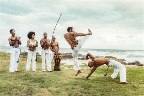 Conheça A Importância Da Capoeira Na História Cultural Brasileira Sabra Sociedade Artística