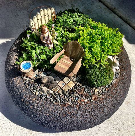 My Friend Made A Little Diy Mini World For Her Garden Mini Garden