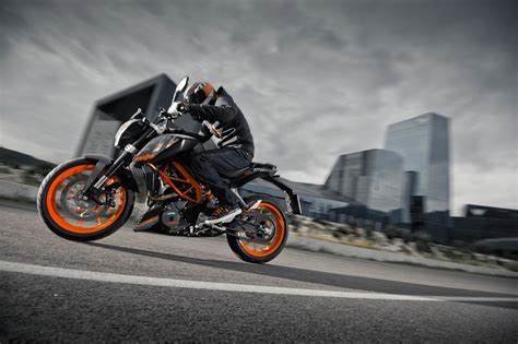 The 390 duke is powered by a 373.2 cc engine, and has a. Top 5 modifications for the KTM Duke 200 and 390 | Motoroids