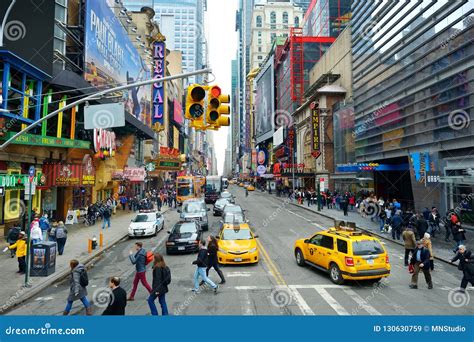 New York March 16 2015 Yellow Taxi Cabs And People Rushing On Busy