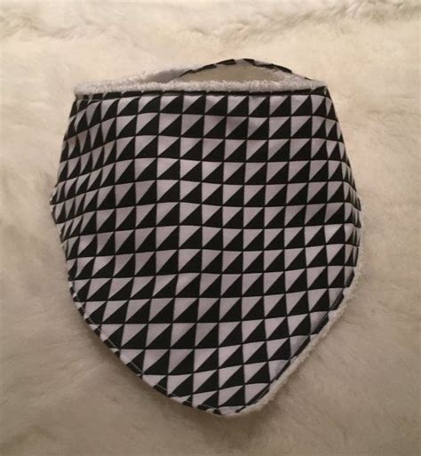 Black And White Triangle Dribble Bib Free Shipping Dribble Bibs