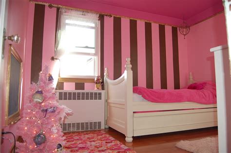 This bedroom has a grown up feel whilst still being a fun space. Chic Pink Bedroom Design Ideas for Fashionable Girl ...