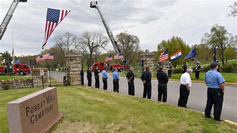 Funeral Procession Held For Kansas City Emt Killed By Covid 19 Kansas