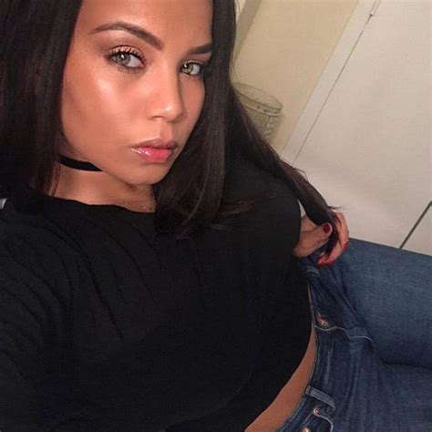 check out the size 16 instagram model who is blowing up the internet