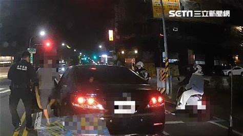 機車停等區當停車格？台南轎車拒檢連續違規 詭異阿伯路中被逮騎士看傻 三立新聞網 Line Today