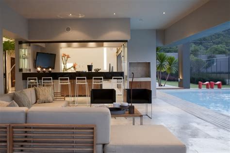 En suite inside nice house. | den and pool of nice houseInterior Design Ideas.